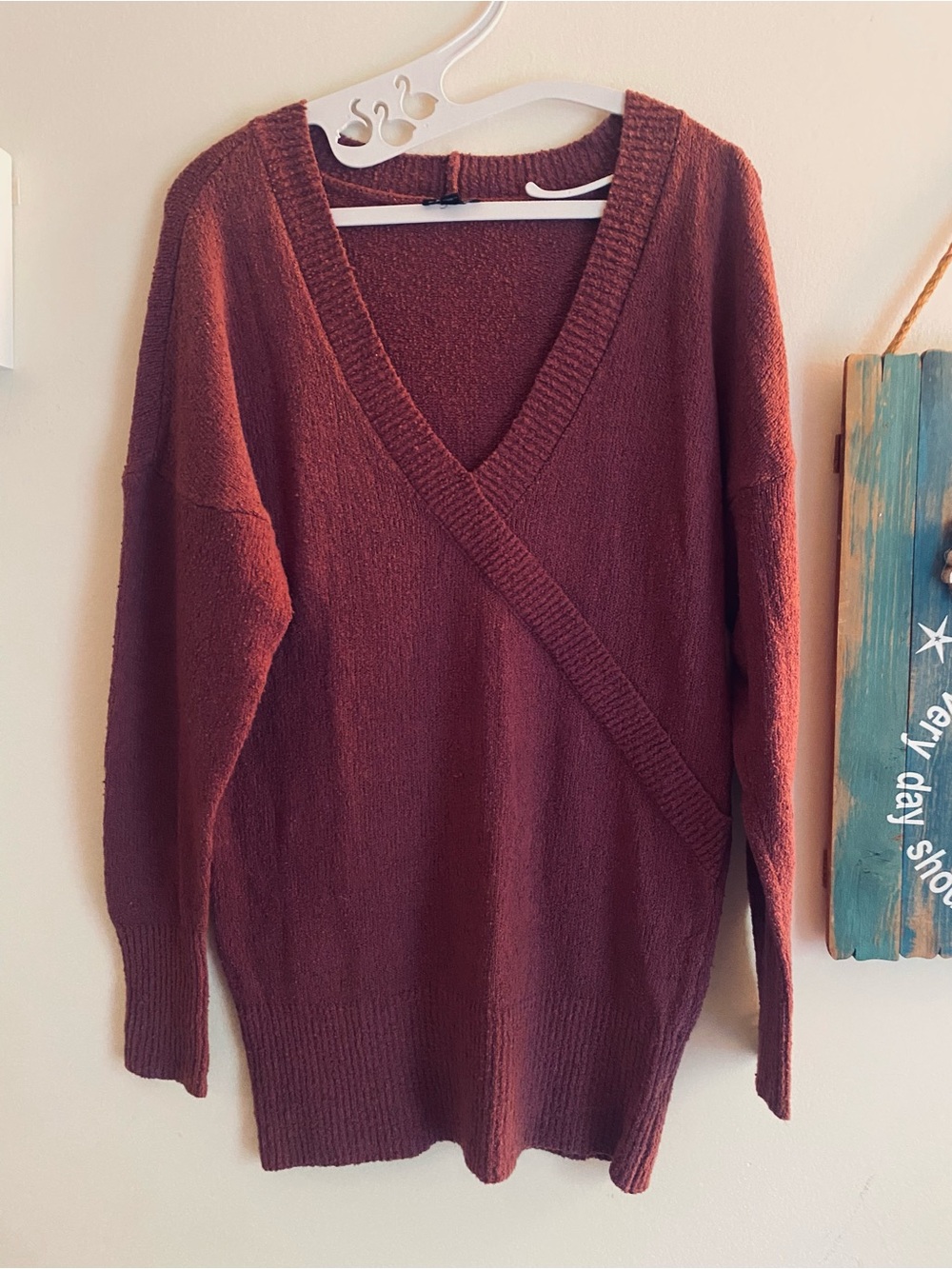 NEW✨EXPRESS V-NECK LONG SWEATER / SMALL